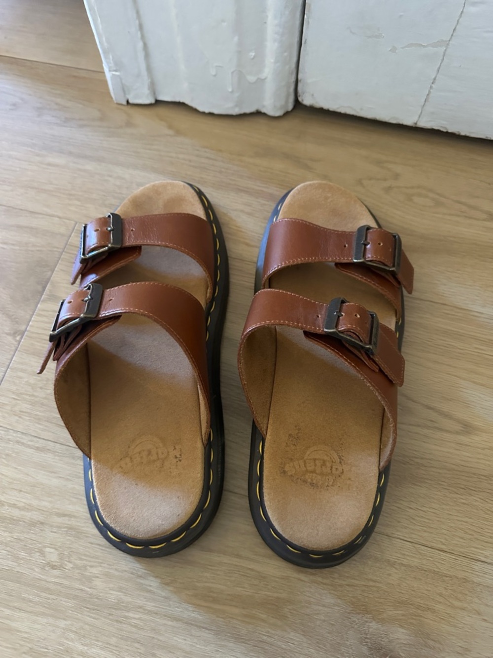 Dr. Marten’s Josef Sandal Brown Leather Unisex - Picture 3 of 7